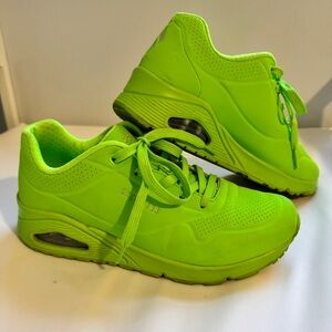 Skechers Women’s UNO Stand on Air Neon Green Sneakers
